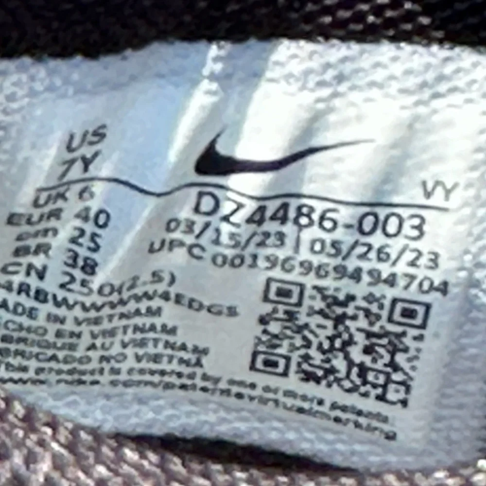 NEW Nike Youth Giannis Freak 5 GS Sneaker Size US Big Kid 7Y | fits Womens 8.5